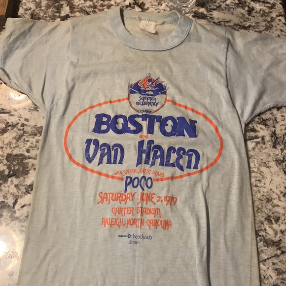 VINTAGE VAN HALEN TSHIRT - Picture 2 of 4